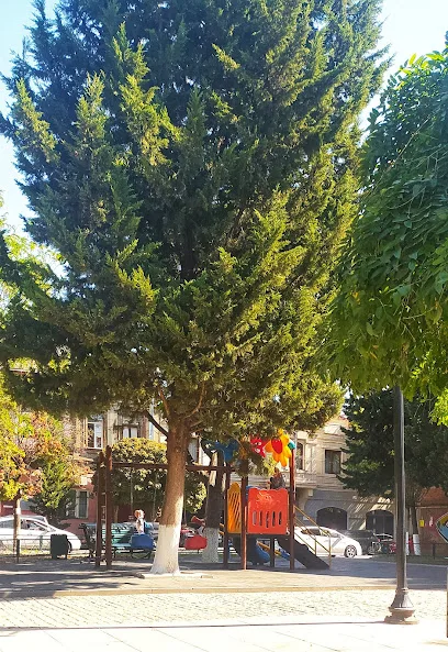 კახაბერ ხვედელიძის სკვერი